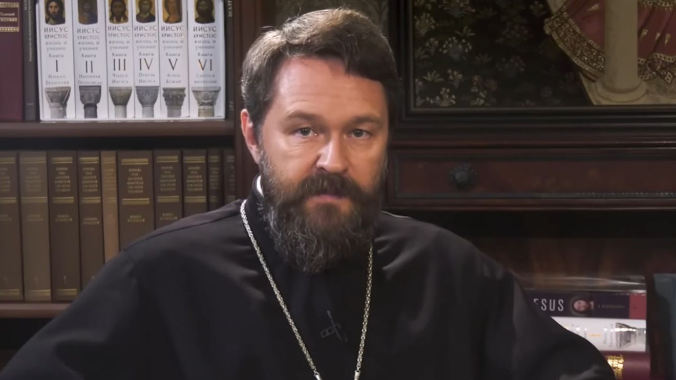 Un scandal de hărțuire sexuală a dezvăluit că un episcop ortodox rus a primit în secret un pașaport ungar