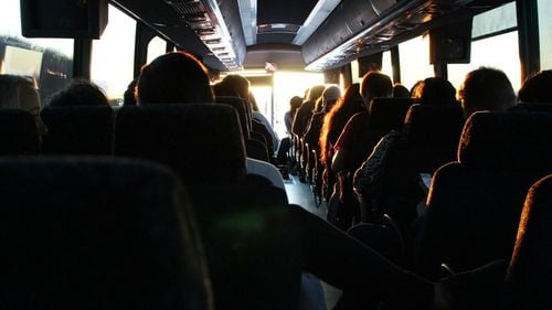 Nicuşor Dan: De astăzi, călătorii pot vedea în timp real, în aplicaţia Google Maps, gradul de încărcare al mijloacelor de transport în comun