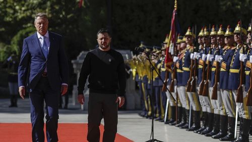 VIDEO Volodimir Zelenski a fost primit la Cotroceni de președintele Iohannis