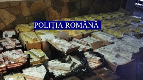 Fabrică de țigări clandestină, găsită într-un apartament. S-au confiscat peste un milion de țigări
