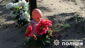Cadavrele a cinci copii, exhumate dintr-o groapă comună din estul Donețkului