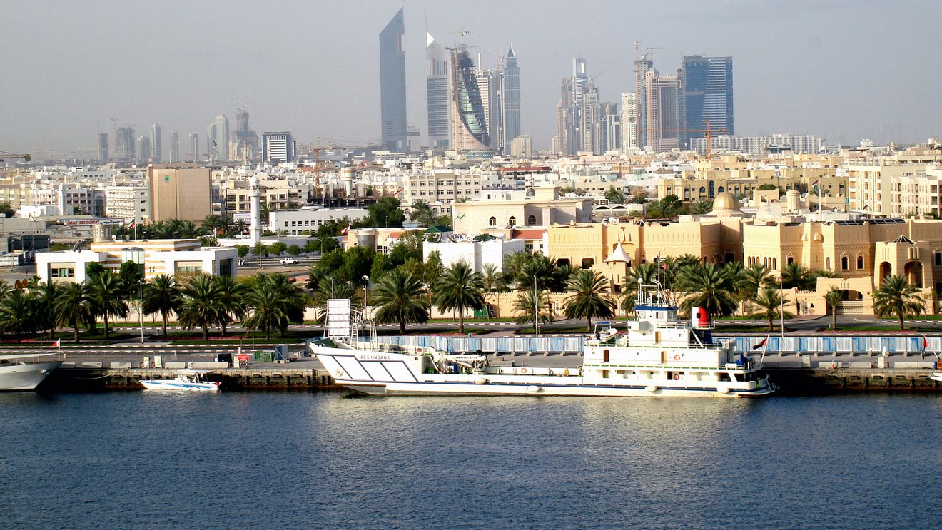 Mai mulţi profesori şi elevi din Sibiu, împreună cu familiile lor, sunt blocaţi în Dubai