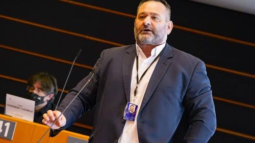 Un eurodeputat grec, fost şef al partidului neonazist Zorii Aurii, arestat la Bruxelles