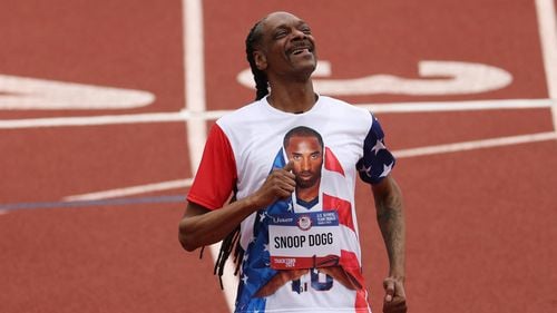 Rapperul american Snoop Dogg va purta torţa olimpică prin Saint-Denis înaintea ceremoniei de deschidere de la Paris