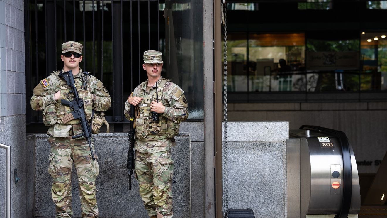 Trump sugerează că administrația ar trebui să folosească „orașele periculoase ca terenuri de antrenament” pentru armată și Garda Națională / „Eu spun că, dacă ei scuipă, noi lovim. E în regulă?”