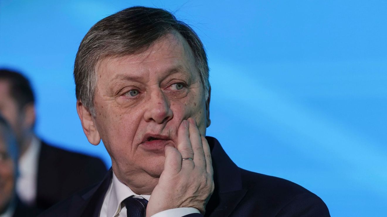Crin Antonescu: Ar fi bine ca Georgescu să candideze. Dacă majoritatea românilor doresc înlocuirea UE cu relaţia cu Dumnezeu, ne conformăm