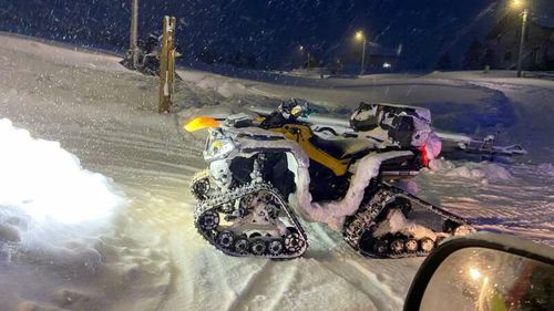 Un bărbat de 42 de ani și un copil de 9 ani au fost răniți după ce s-au răsturnat cu ATV în munții Sebeșului