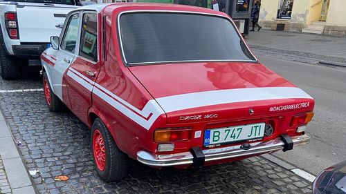 Dacia 1300 electrică: Un român a cheltuit 26.000 de  euro pentru a pune un motor electric de 40KW / Mașina are o autonomie de 155 km și poate atinge 110 km/h