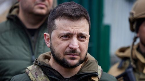 VIDEO Zelenski: Ţările vestice au anunţat un nou pachet de sancţiuni împotriva Federaţiei Ruse. Acest pachet arată spectaculos, dar nu e de ajuns. Poate fi cu greu considerat proporţional cu răul pe care lumea l-a văzut la Bucea