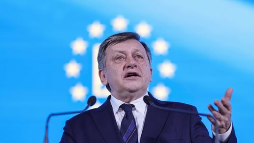 UDMR validează miercuri candidatura lui Crin Antonescu la alegerile prezidenţiale din 4 mai