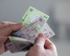 BNS: Salariul minim trebuie să ajungă la 5.000 de lei brut de la 1 ianuarie 2027 / ”Pentru salariul minim din 2025 s-a luat în calcul o rată medie a inflaţiei de 4,4%, în realitate rata inflaţiei în 2025 a fost 7,3%”