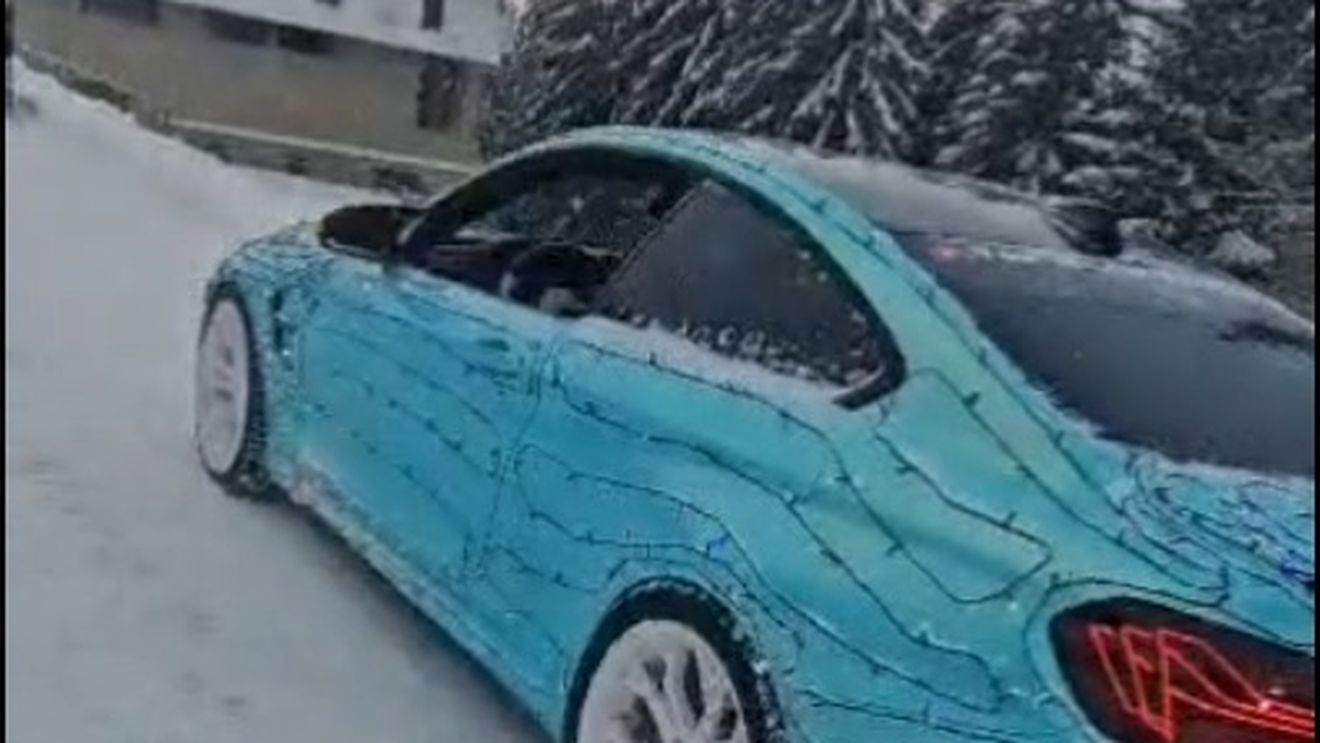 Un vâlcean a fost amendat după ce și-a împodobit BMW-ul cu instalații luminoase de Crăciun / 1.320 de lei și reținerea certificatului de înmatriculare