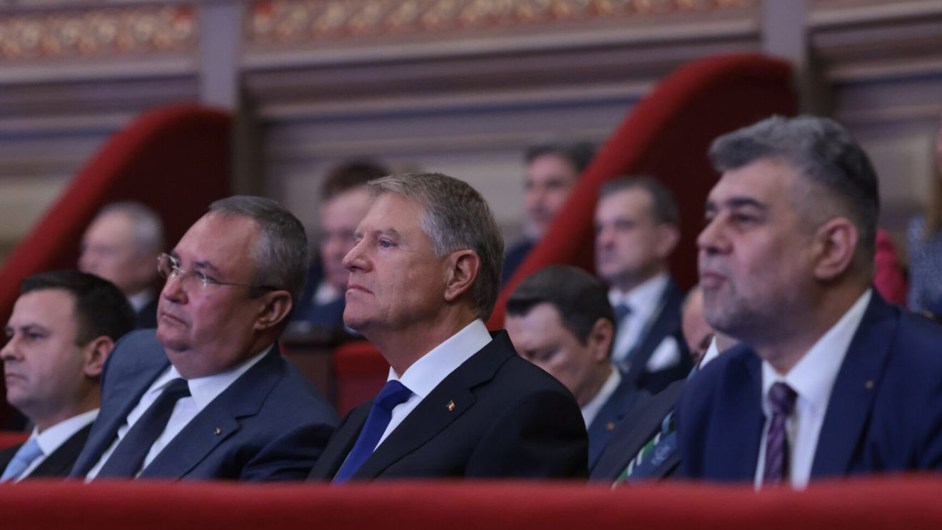 VIDEO Marcel Ciolacu, discuție cu Klaus Iohannis și Nicolae Ciucă la Ateneu în plină campanie electorală, în ziua în care liberalii au inițiat legea care îi permite președintelui să candideze la parlamentare fără să demisioneze de la Cotroceni