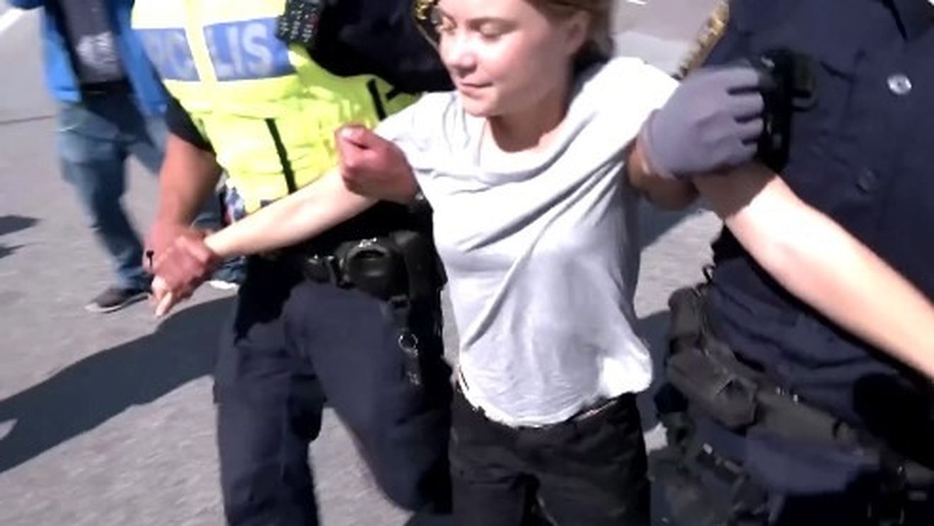 Greta Thunberg, arestată în Danemarca la o acţiune de ocupare a Universităţii Copenhaga, căreia-i cerea împreună cu un grup de studenţi să-şi întrerupă cooperarea cu Israelul