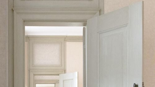 Doi soți din Iași au primit ordin de restricție reciproc, deși locuiesc în aceeași casă: nu se pot apropia la mai puțin de 3 metri, unul de celălalt