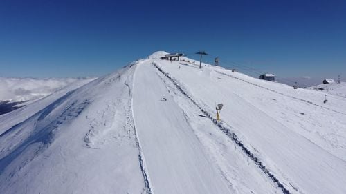 Domeniul schiabil al staţiunii Sinaia este închis, miercuri, pentru revizia instalaţiilor / Joi nu va funcţiona telecabina de la Sinaia