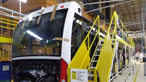 Primarul Dominic Fritz: ”În câteva zile pleacă spre Timişoara primele patru autobuze electrice. Restul de 40 ajung în următoarele luni”