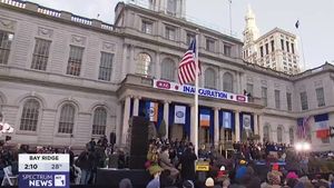 Zohran Mamdani și-a preluat oficial mandatul de primar al New Yorkului / Învestirea a avut loc în prezenţa senatorului Bernie Sanders şi a congresmenei Alexandria Ocasio-Cortez