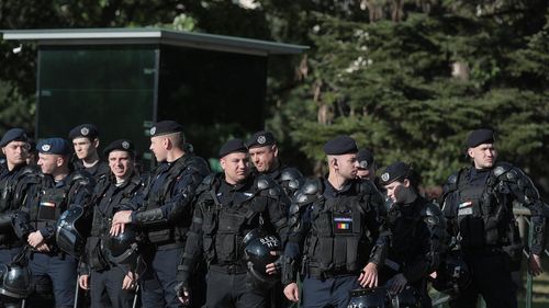 Jandarmeria, după România – Kosovo: 13 spectatori au fost amendați cu 5.400 de lei, în total / 9 suporteri au primit interdicția de a asista la un meci pentru o perioadă între șase luni și un an