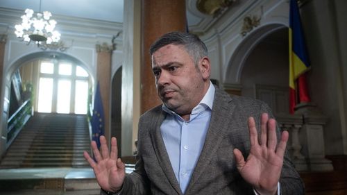 Moţiunea simplă împotriva lui Florin Barbu, denumită "Odele pentru Ceauşescu nu salvează agricultura românească", dezbătută luni în Camera Deputaților