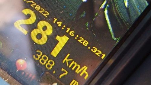 Record de viteză în 2022: Un șofer a fost prins cu 281 km/oră și a rămas patru luni fără permis de conducere