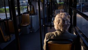 O treime din populația Târgu Mureșului circulă cu autobuzul / ”Fluxul de bilete în luna martie a crescut cu aproximativ 5-6%”