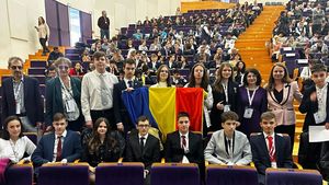 Două medalii de aur, cinci de argint și cinci de bronz pentru elevii români la Olimpiada Internațională de Științe pentru Juniori, organizată la București / Toți elevii sunt de la licee de stat