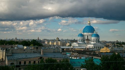 Putin și Medvedev susțin că Rusia este una dintre cele mai mari cinci economii din lume. Adevărat, doar dacă se ia în considerare paritatea puterii de cumpărare. Cât de relevant este acest indicator?