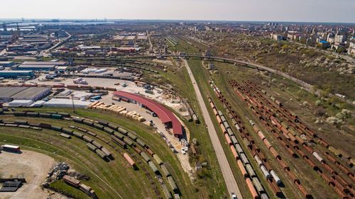 EXCLUSIV 400 din cele 700 de vagoane părăsite CFR care blocau Portul Constanța au fost scoase de pe linii/ Directorul Portului: Avem probleme, ne chinuim să dirijăm traficul, să găsim soluții de a-i îndruma pe ucraineni. Nu este ușor, dar asta e, și dacă ne-am plânge, ce facem?