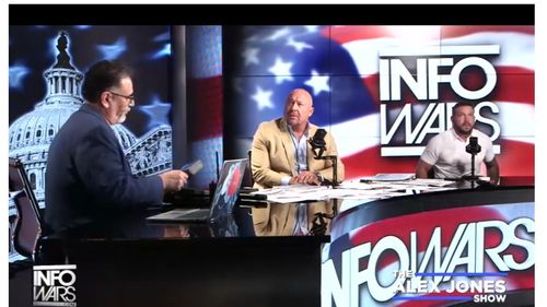 Publicația satirică The Onion vrea să transforme site-ul Infowars condus de conspiraționistul de dreapta Alex Jones într-un site de parodie