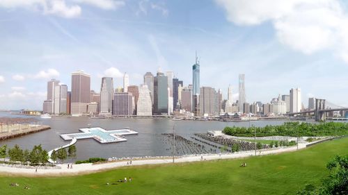 Locuitorii din New York sunt cu un pas mai aproape de a obține mult-așteptata piscină plutitoare în East River