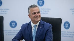 VIDEO: Ce spunea Adrian Veștea despre Nicușor Dan în campania electorală din 2025: Nu este un administrator, este un activist care doar știe să blocheze, să dea în judecată, să cheme Poliția. Nu e omul care să adune, să construiască, ci doar să împiedice. Va dărâma orice proiect și nu va pune nimic în loc