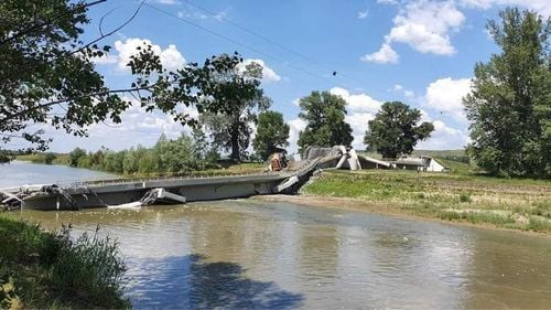 CNAIR: Podul peste râul Siret care s-a prăbușit joi nu se află în custodia Companiei Naţionale de Administrare a Infrastructurii Rutiere, ci a Consiliului Județean Neamț