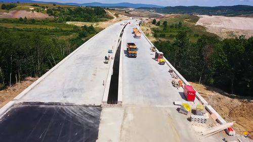 Autostrada Transilvania, în pericol să devină „muzeu”, avertizează API / Pierderea finanțării din PNRR pentru 250 km mută lucrările aproape integral în sarcina bugetului național / Stadiul lucrărilor începute acum 4,5 ani