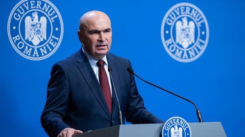 Dan Barna (USR): Premierul Bolojan este foarte în control pe şedinţa de guvern, foarte ferm / Eu cred că această guvernare va ţine până probabil aproape de alegerile următoare, va fi un guvern de o stabilitate mai bună decât ce am avut anterior