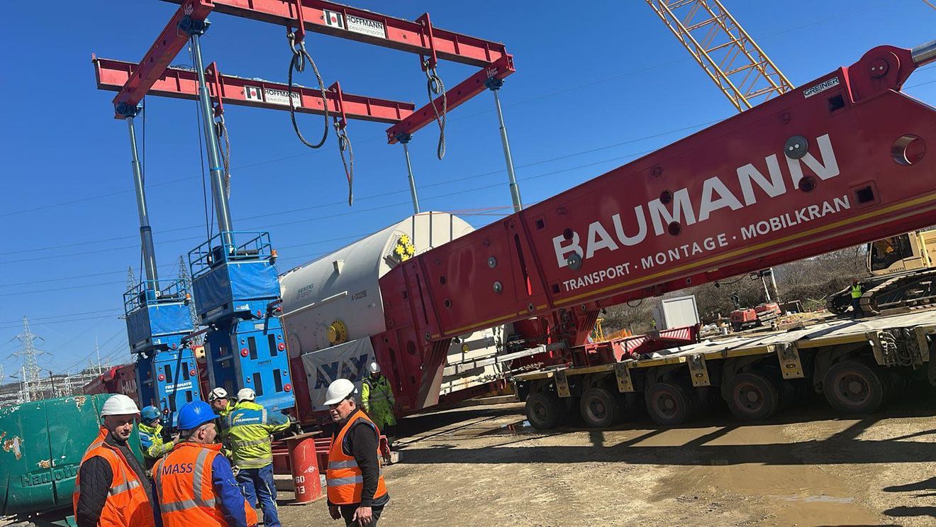 Sebastian Burduja: Astăzi a ajuns pe şantierul centralei de la Mintia al doilea generator uriaş, de aproape 800 de tone, construit pe baza unor tehnologii americane performante / Centrala va fi cea mai mare unitate pe gaze naturale din UE