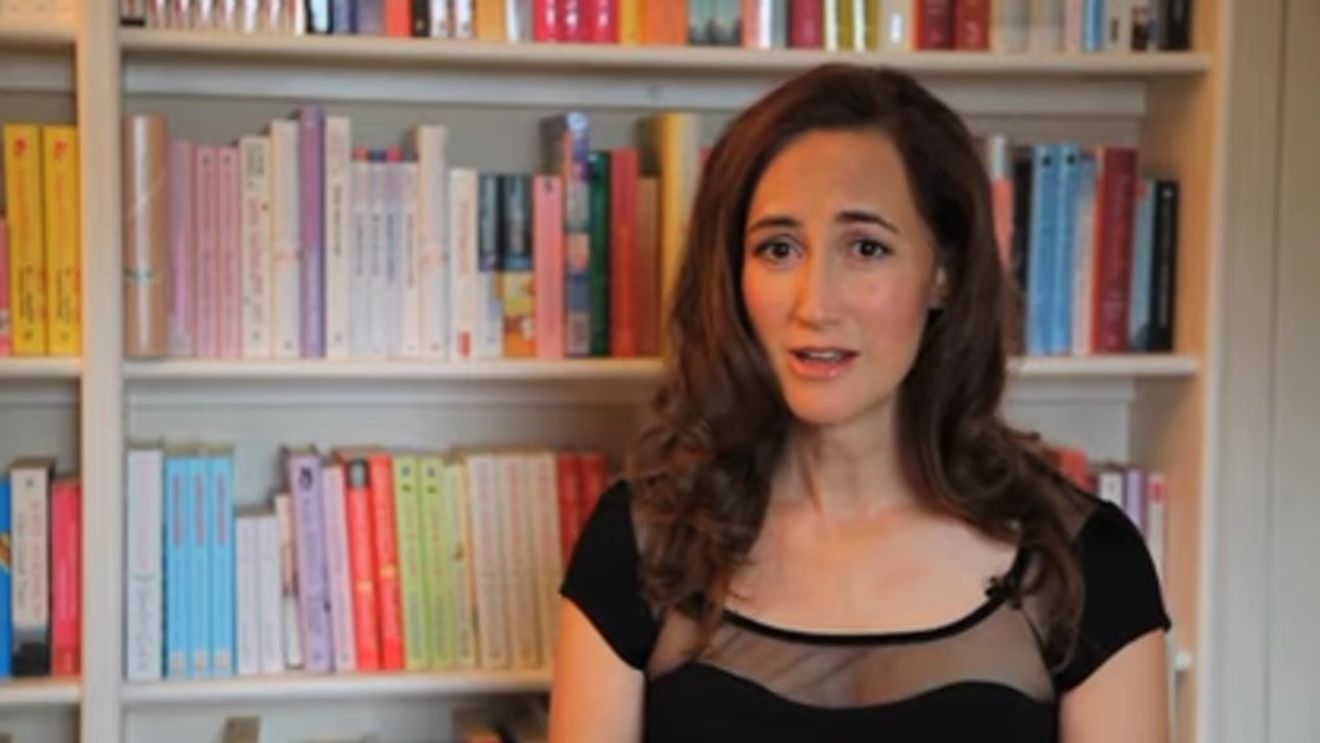 Scriitoarea britanică Sophie Kinsella, autoarea seriei de bestseller ”Shopaholic”, a anunțat că are cancer cerebral agresiv