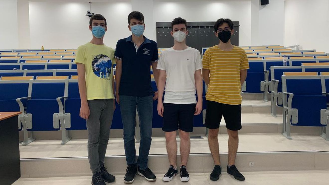 Trei medalii de aur și una de argint pentru elevii români la Olimpiada Internațională de Chimie 2021. Marius Andruh: “Rezultat cu adevărat excepțional”