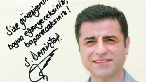 Liderul kurd Selahattin Demirtas, aflat deja în închisoare, condamnat de justiția din Turcia la 42 de ani de închisoare