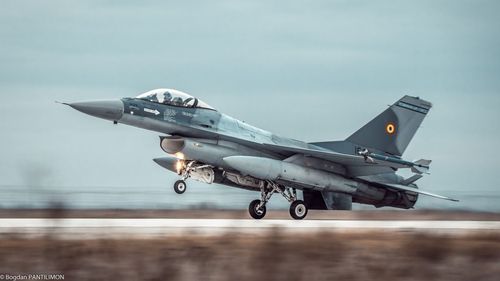 MApN: Un detaşament de 50 de soldați americani şi patru avioane ale Forţelor Navale SUA se antrenează cu militarii români, până pe 17 februarie
