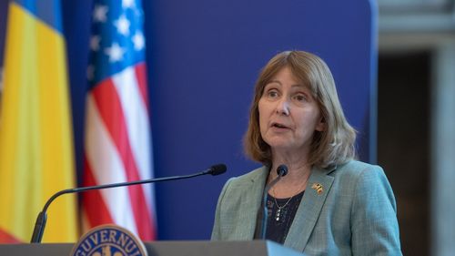 Ambasadoarea SUA: Există persoane care minimalizează sau ignoră rolul colaboratorilor locali în comiterea Holocaustului