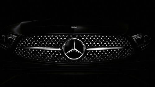 Mercedes investeşte miliarde de euro pentru 10.000 staţii de încărcare a vehiculelor electrice în Europa, America de Nord şi China