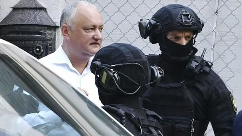 Procurorii cer arestarea preventivă a lui Igor Dodon și a cumnatului său pentru 30 de zile