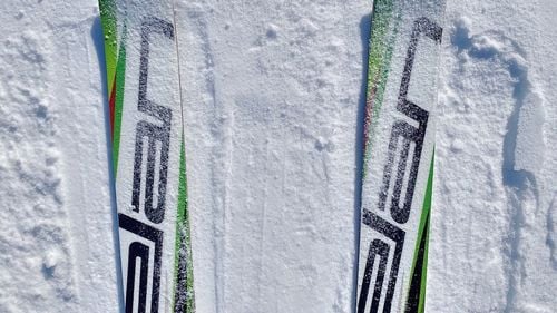 Ultimul weekend de schi din acest sezon în Poiana Brașov/ Se schiază pe pârtiile din partea superioară a masivului Postăvarul