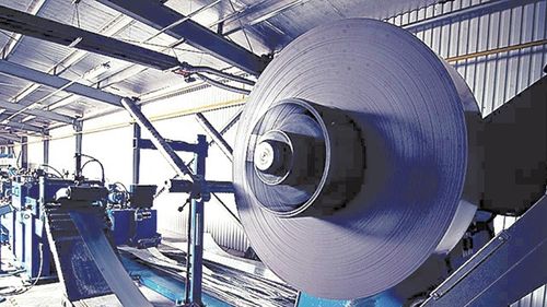 Iași: 26 de angajați ai unei fabrici de prelucrare a oțelului din Pașcani, infectați cu Covid-19. O secție a fabricii și-a suspendat activitatea