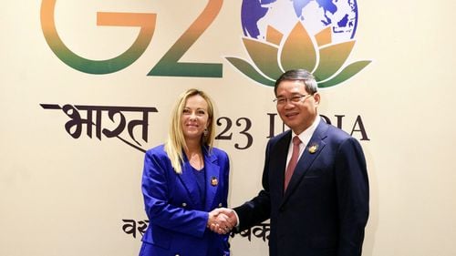 Meloni și premierul chinez au convenit să aprofundeze dialogul dintre Roma și Beijing, pe fondul unei posibile retrageri a Italiei din Inițiativa Belt and Road, considerată un „cal troian” al Chinei