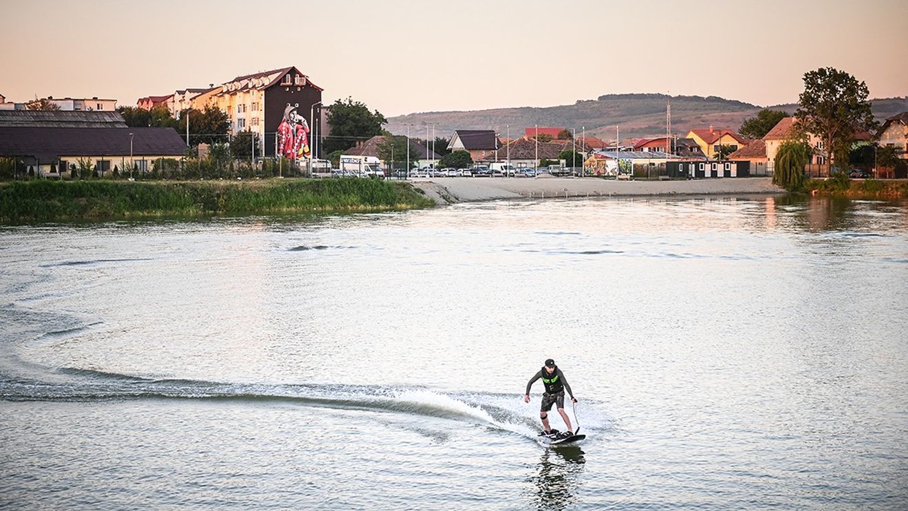 Sporturi nautice, terenuri de volei și promenadă în Sibiu / Se redeschide Lacul lui Binder / Primar: Vă invit să vă bucurați de acest obiectiv pentru relaxare și mișcare