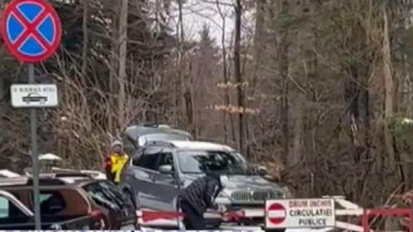Bărbatul suspectat că a tăiat cu flexul bariera de la intrarea pe drumul către Cota 1400 din Sinaia a fost identificat/ Polițiștii prahoveni i-au deschis dosar penal pentru distrugere