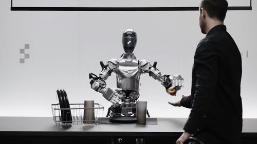 VIDEO Un startup american de tehnologie a dezvăluit un robot umanoid operat de OpenAI care face conversație, oferă un măr și curăță gunoiul