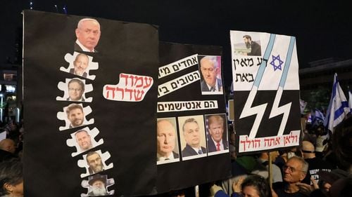 Înalta Curte din Israel a decis că liderul partidului ultra-ortodox Shas, Arie Deri, nu poate fi ministru, din cauza condamnărilor pentru fraude fiscale/ Decizia poate grăbi reforma judiciară care a scos în stradă zeci de mii de oameni